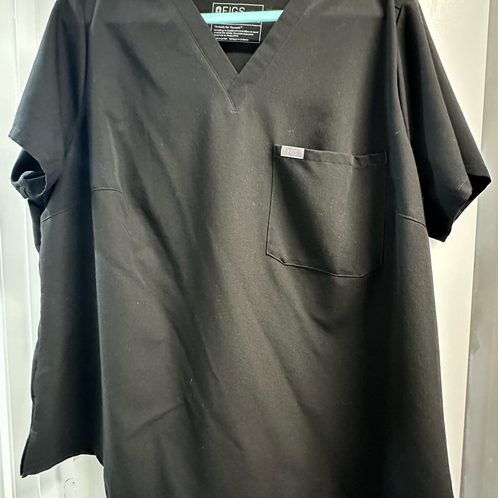 FIGS Catarina Scrub Top - Black